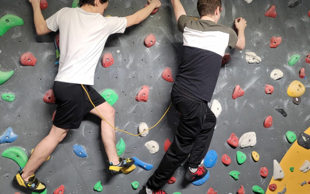 BHAK Wien10 Klettergruppe in der boulderbar