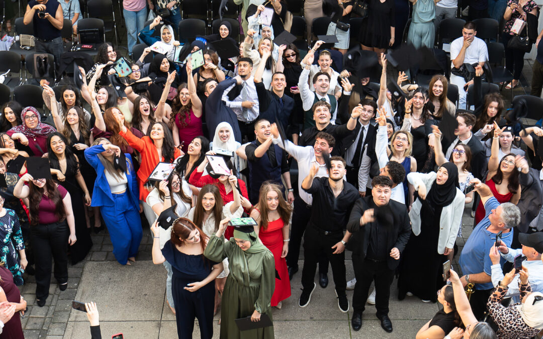 Herzliche Gratulation an alle Absolvent:innen der HAK4you und HAKdigBiz